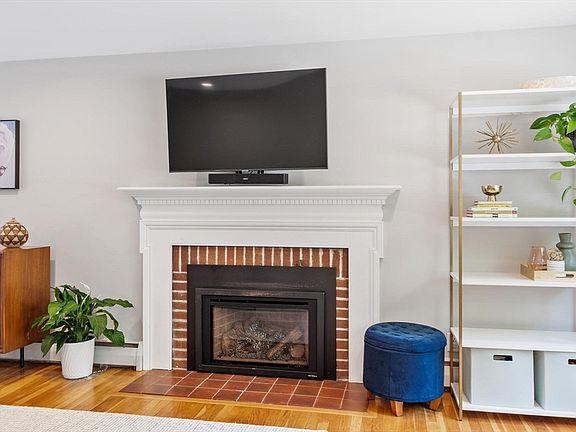 4th image of 517 Pearl St