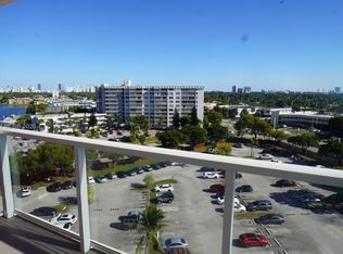 1351 NE Miami Gardens Dr APT 915E, Miami, FL 33179