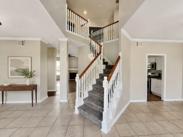 2412 N Mission Cir, Friendswood, TX 77546