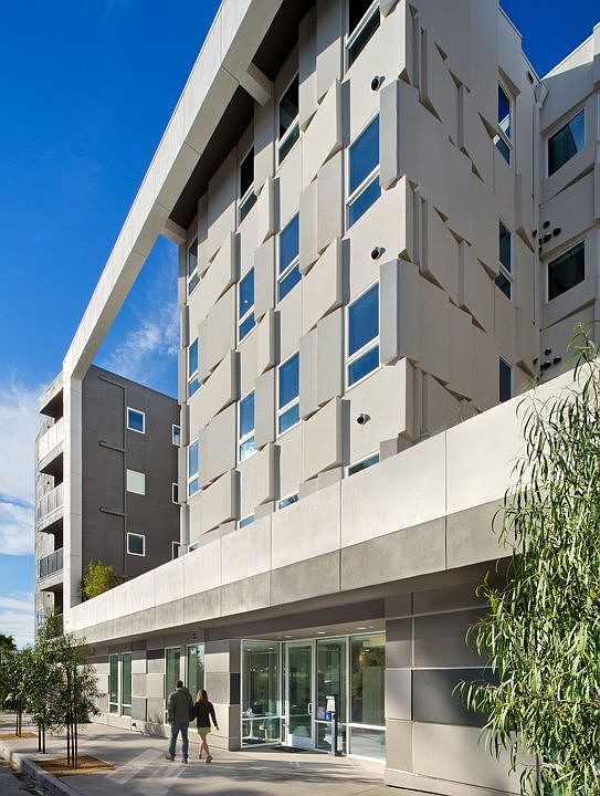 Building Photo 2