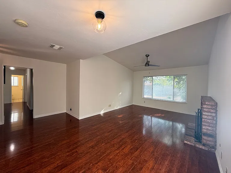 43060 N Larwood St — Photo 3
