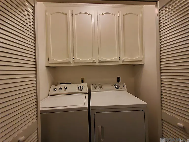5151 Everett Ln — Photo 7