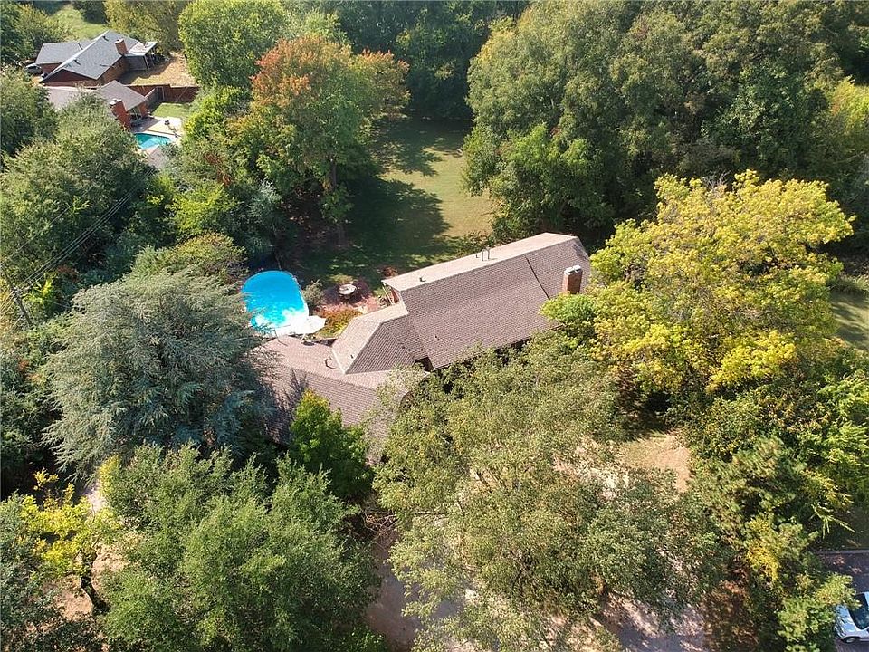 1st image of 2412 Calvin Dr