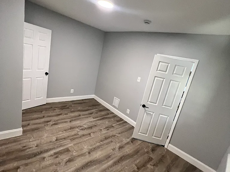 829 Sylvan St — Photo 5