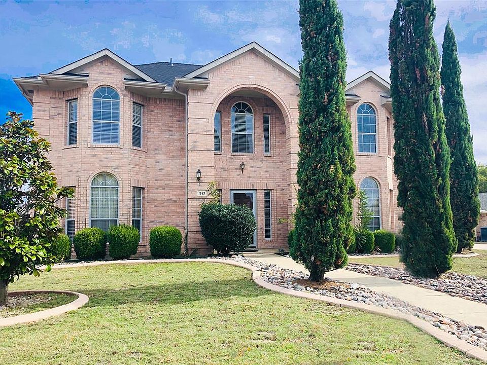 1st image of 321 Fountain Dr