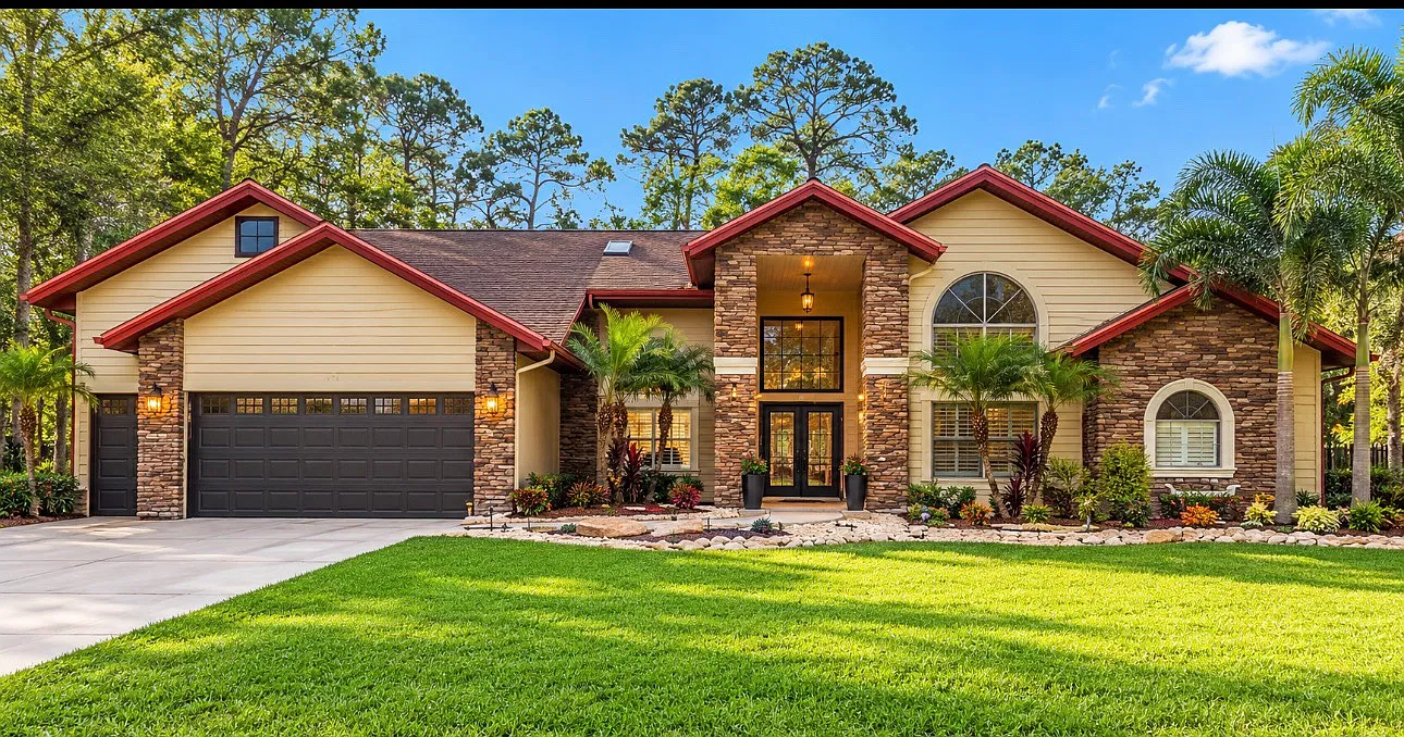 6 bed, 4468 sqft, $5,750 — Photo 1
