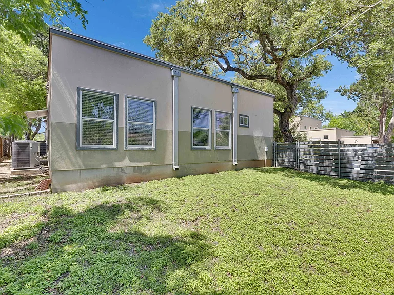 3808 Menchaca Rd — Photo 24