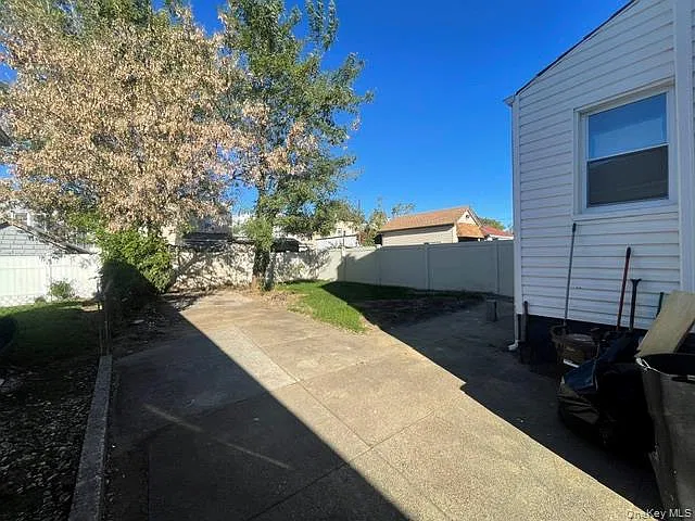 4 bed, 3.0 bath, 1316 sqft, $4,300 — Photo 4