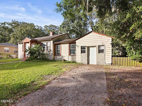 3rd image of 3527 OLEANDER Street