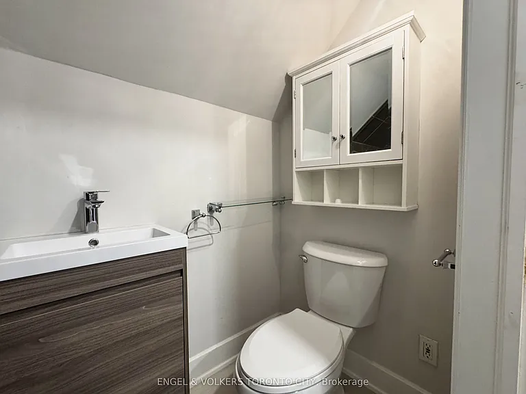 185 Rumble Ave #2 — Photo 6