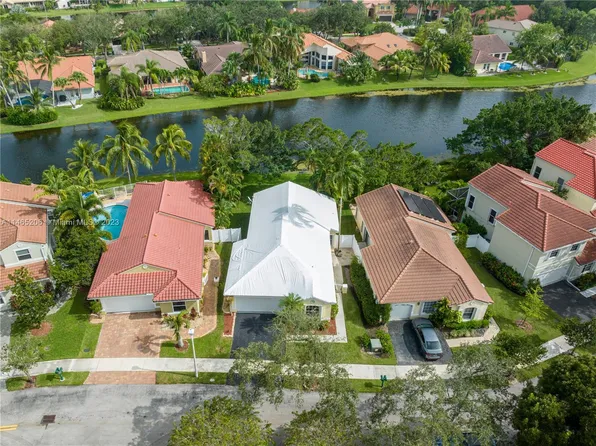855 Garnet Cir, Weston, FL 33326