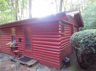 85 Pineledge Rd, Greenville, RI 02828