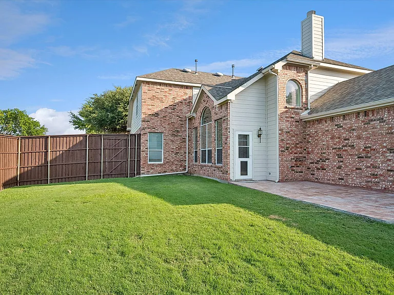 4401 Caledonia Creek Ln — Photo 27