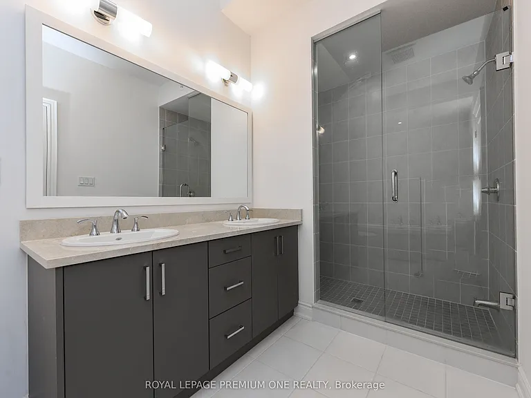 35 Lunar Cres #128 — Photo 23