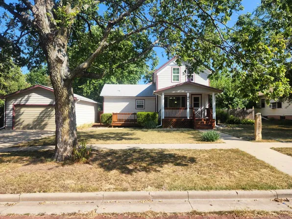 604 E Sherman St, Marion, KS 66861