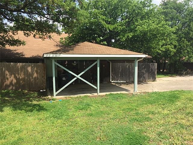 2nd image of 2206 Canterbury Ct