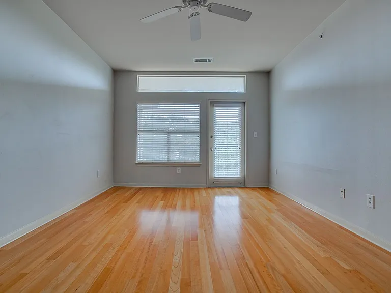 2209 Hancock Dr #27 — Photo 5