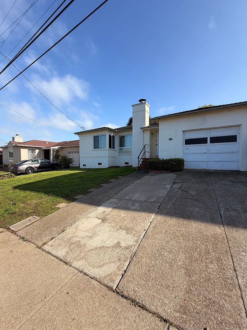 816 Washington St photo 1