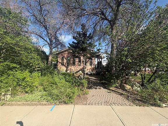 2nd image of 7 Charles CRESCENT
