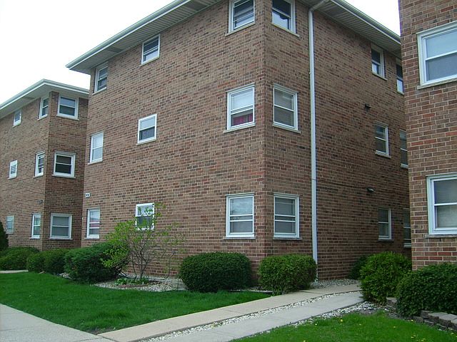 1st image of 3456 N Harlem Ave APT 1B