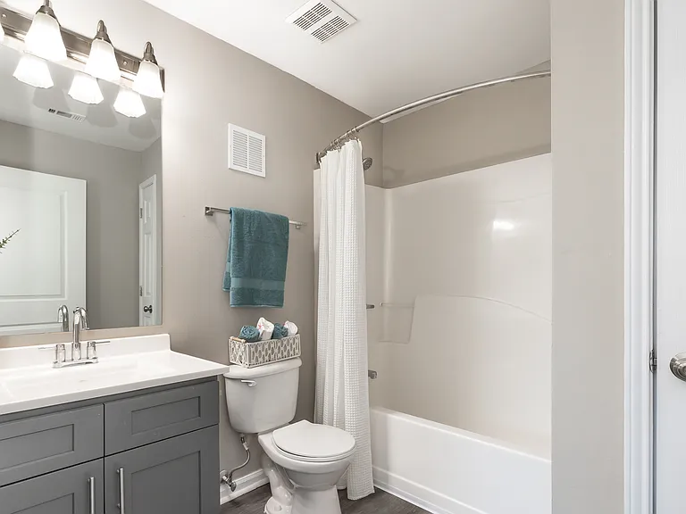 Riverwood Apartments — Photo 9