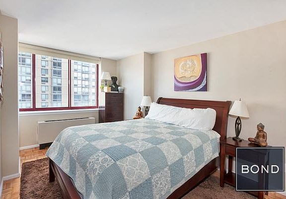 4th image of 4-74 48th Ave APT 14E