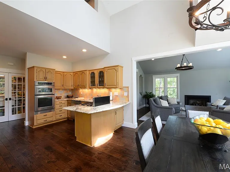 1306 S Geyer Rd — Photo 36