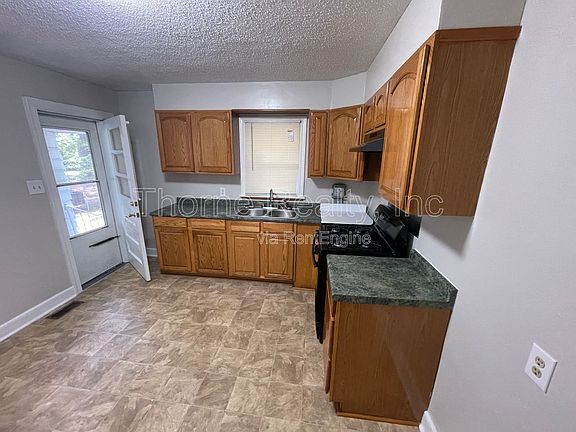 2nd image of 1809 Bedford Rd