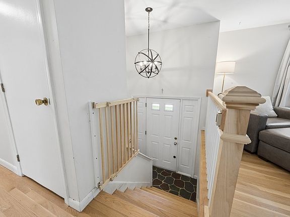 3rd image of 6 Thayer St