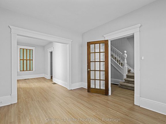 4th image of 436 George St S