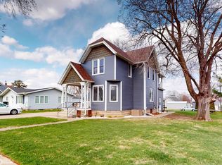 110 S Lubeck St, Holstein, IA 51025