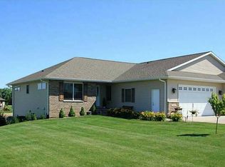 23928 Basham Ln, Anamosa, IA 52205