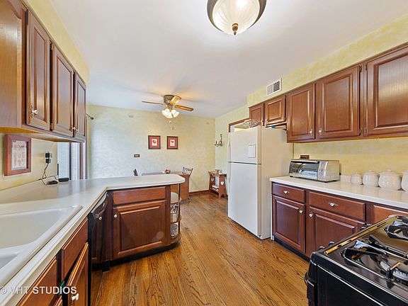 4th image of 739 Kenilworth Ave