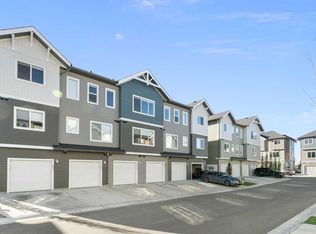 24 S Rivercrest Dr #404, Cochrane, AB T4C2C5