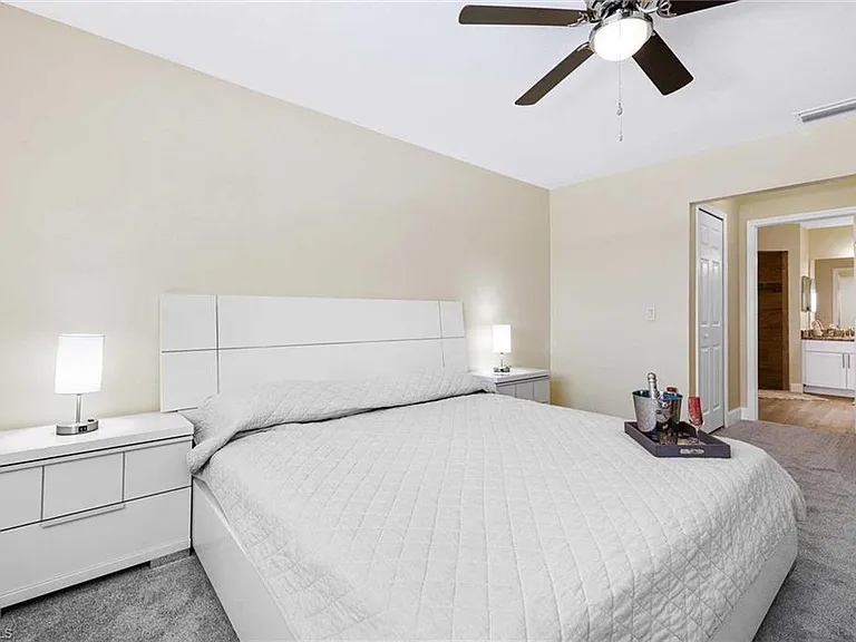 2122 SW 25th St — Photo 14