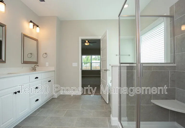 9827 Yellow Pine Rd — Photo 16