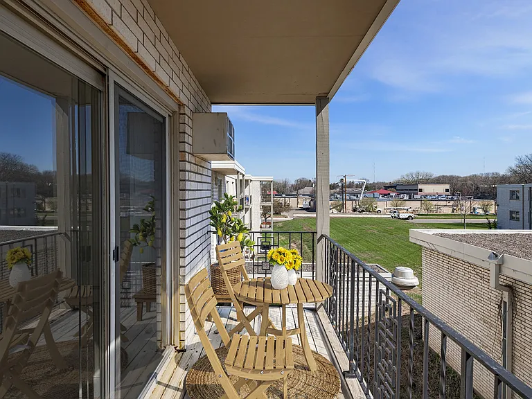 Hamline Terrace — Photo 6