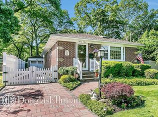 22 Ohio Ave, Massapequa, NY 11758