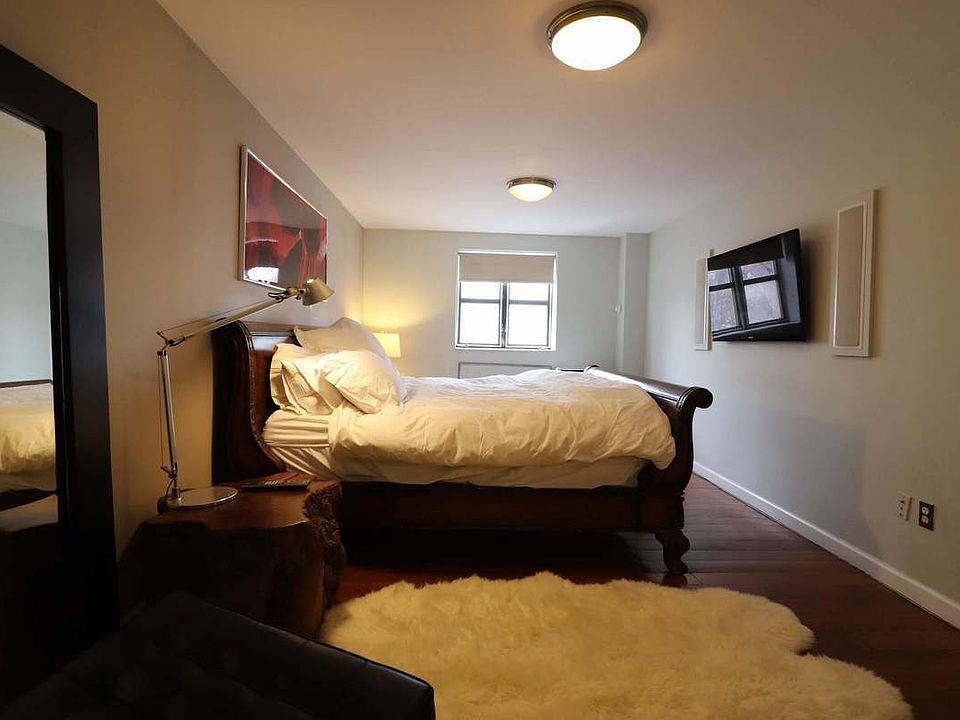 1st image of 2554 12th St APT 4A