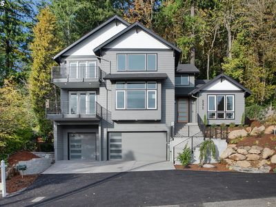 9375 NE Sacramento St, Portland, OR, 97220