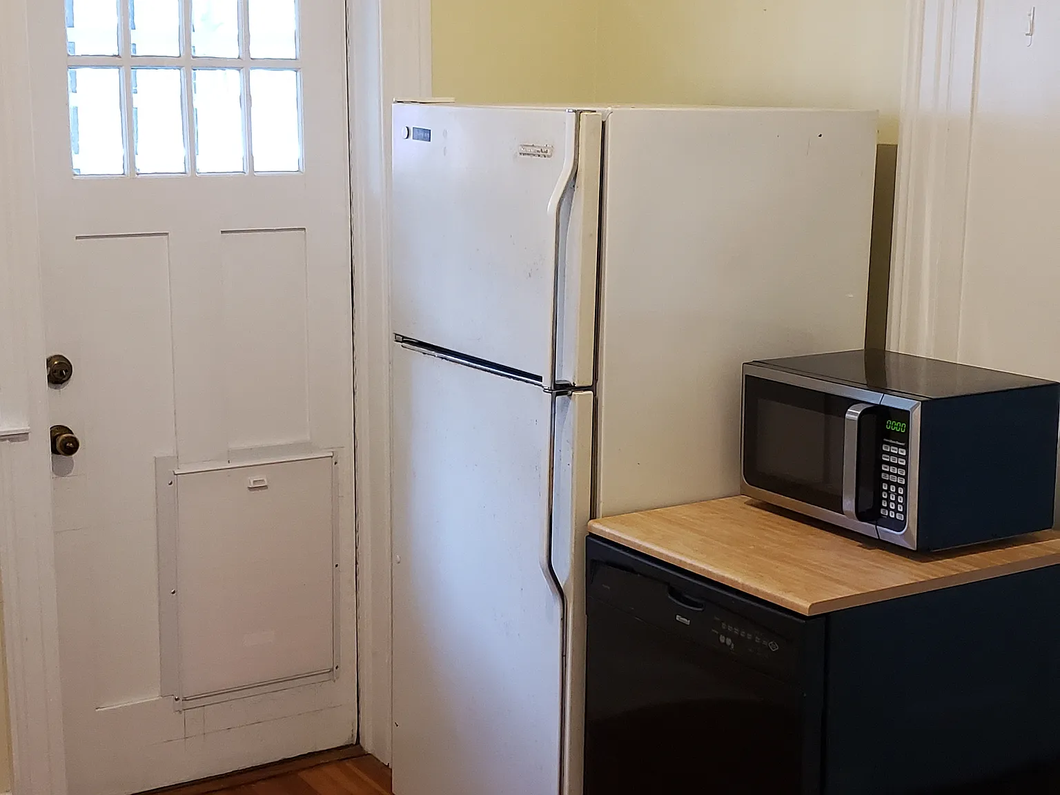 3 bed, 1728 sqft, $1,595 — Photo 2