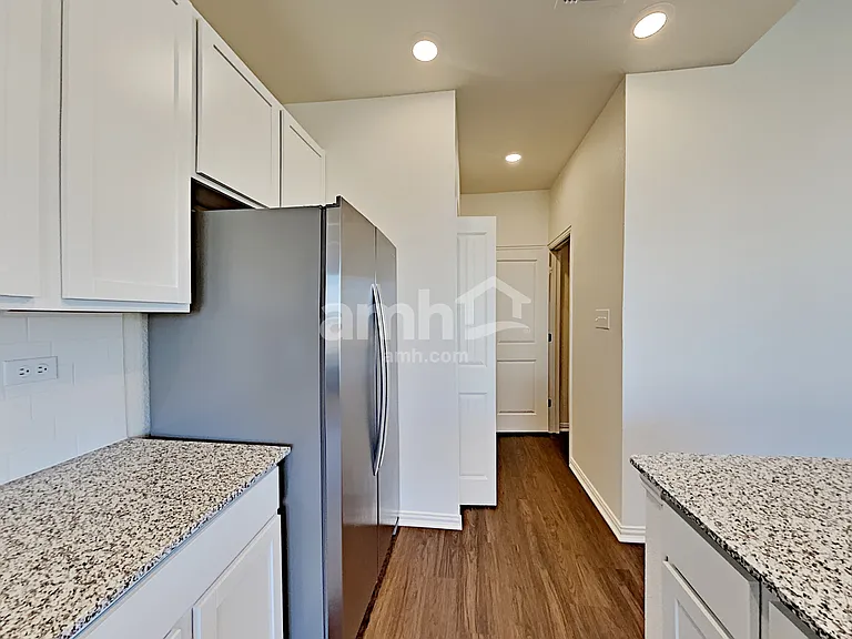 2709 Meadowood Hts — Photo 2