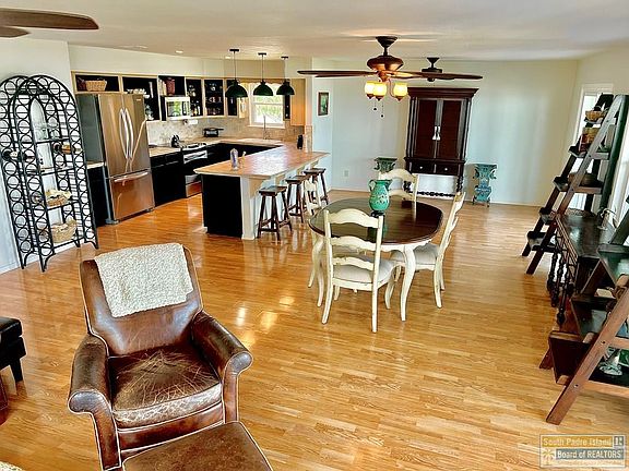4th image of 1514 N Shore Dr
