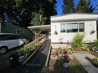 21091 Lougheed Hwy #3, Maple Ridge, BC V2X 2R2