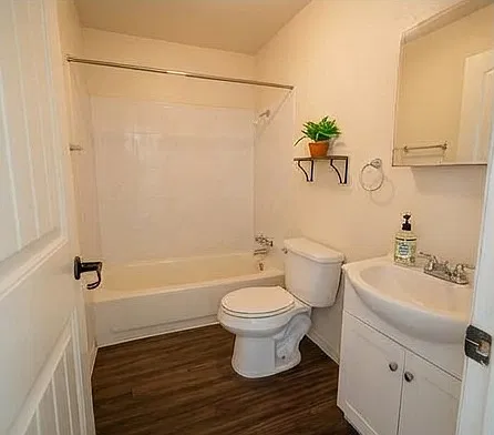 3 bed, 1004 sqft, $950 — Photo 3