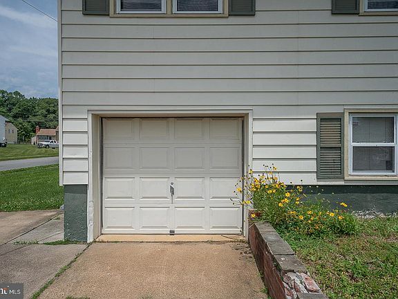 4th image of 1317 Idlewood Rd