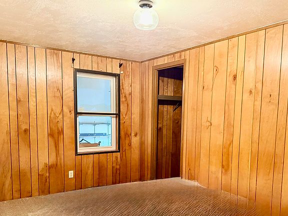 5th image of 654 Oak Dr