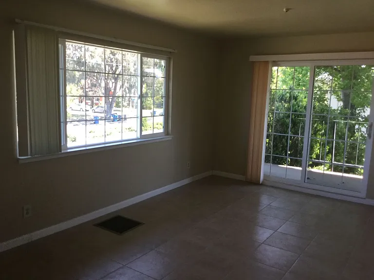 1329 Southwest Blvd #B — Photo 9