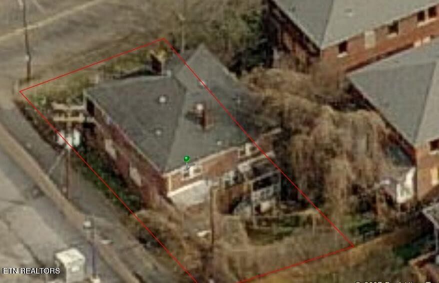 1st image of 309 N Chestnut St