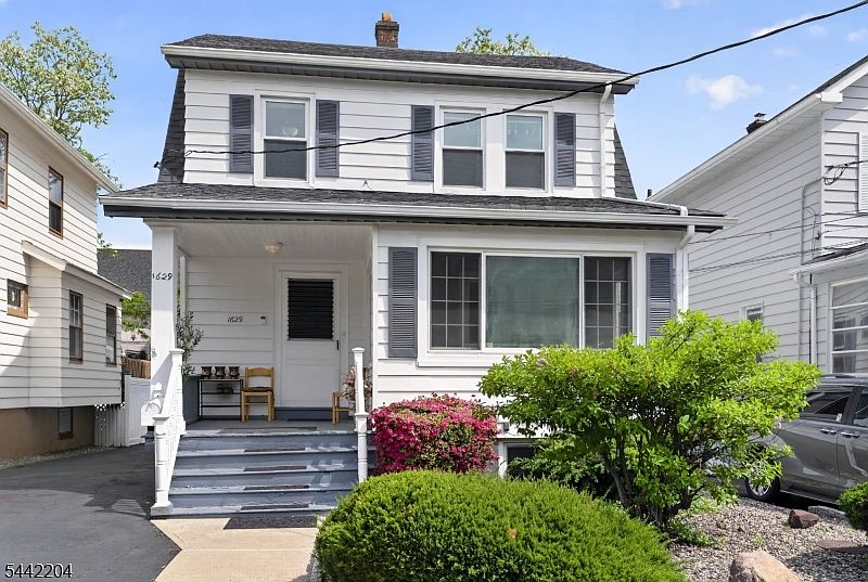 1st image of 1629 May St